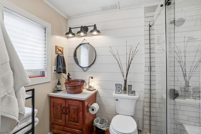 29205 White Oak LANE, Waterford, WI 53185