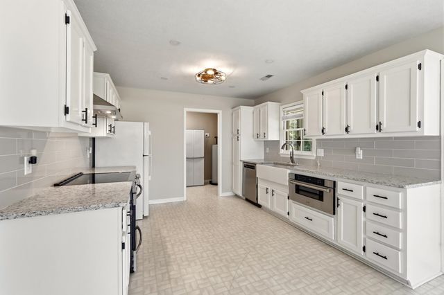 415 Lake Park Dr., Myrtle Beach, SC 29588
