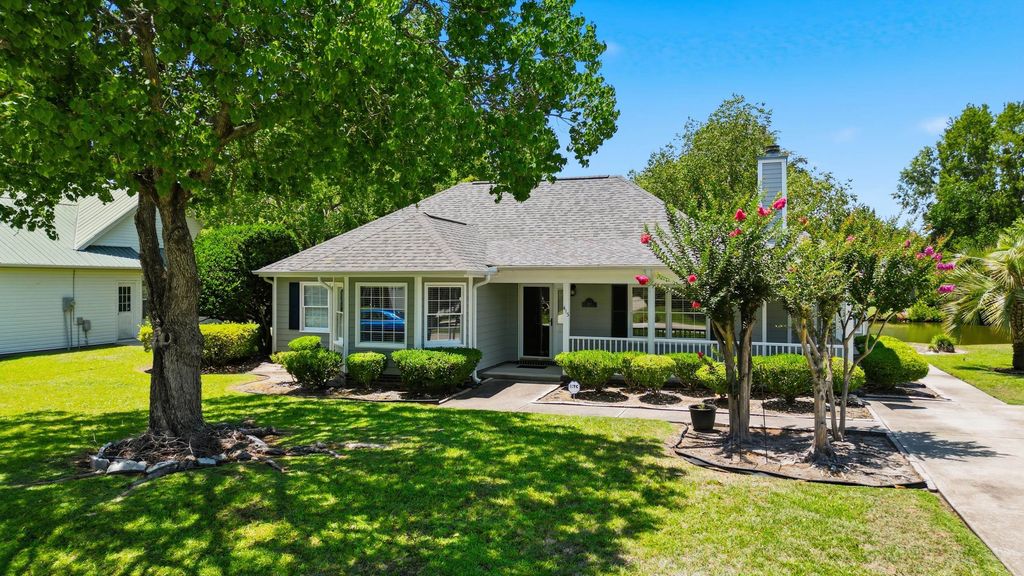 415 Lake Park Dr., Myrtle Beach, SC 29588