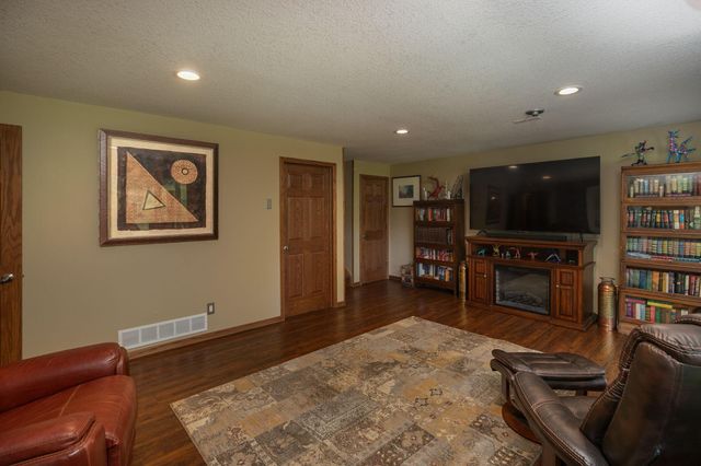 175 6th Lane NE, Oronoco, MN 55960