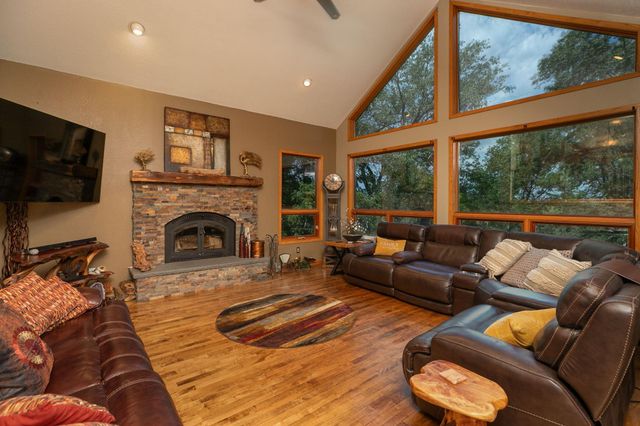 175 6th Lane NE, Oronoco, MN 55960