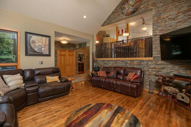 175 6th Lane NE, Oronoco, MN 55960