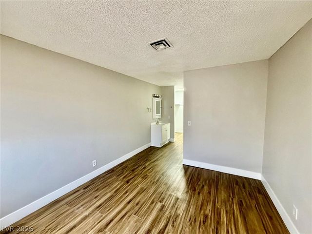 5187 Greene Lane C, Las Vegas, NV 89119