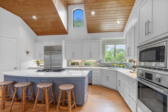 2206 W 11th ST, Austin, TX 78703