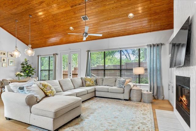 2206 W 11th ST, Austin, TX 78703