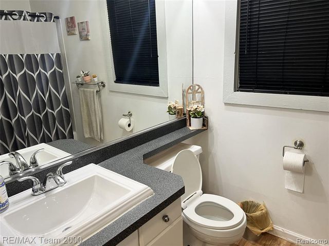 1125 Hartland Drive, Troy, MI 48083