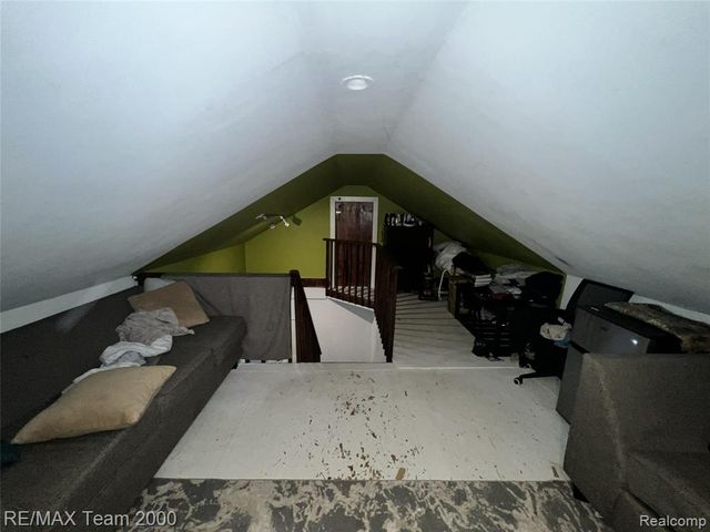 1125 Hartland Drive, Troy, MI 48083