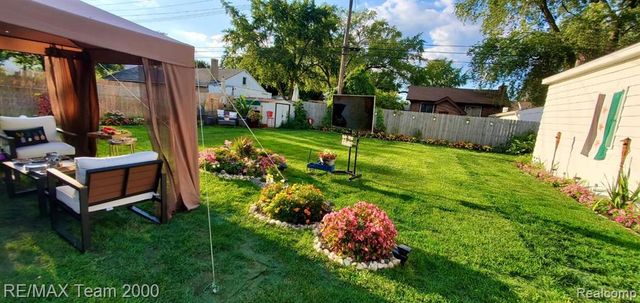 1125 Hartland Drive, Troy, MI 48083