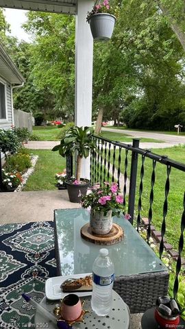 1125 Hartland Drive, Troy, MI 48083