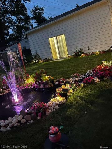 1125 Hartland Drive, Troy, MI 48083