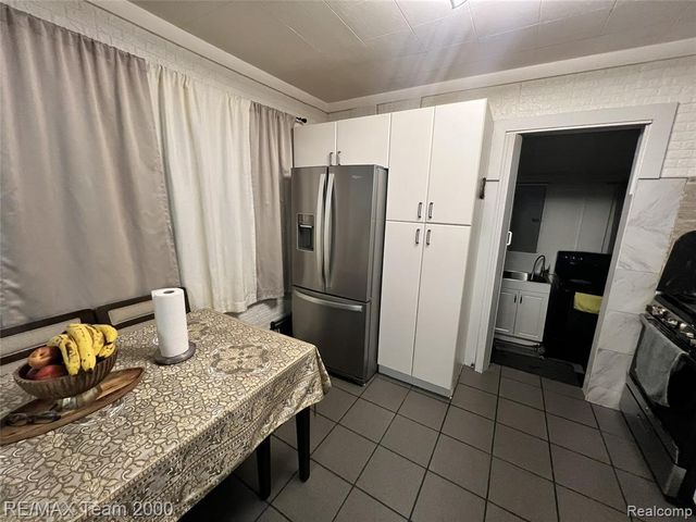 1125 Hartland Drive, Troy, MI 48083