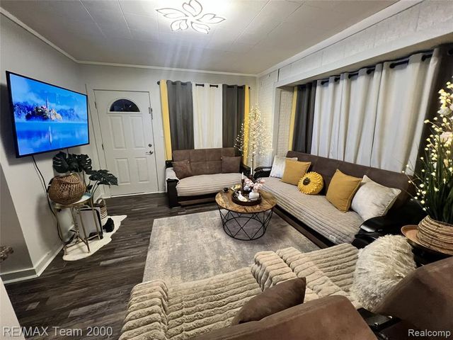 1125 Hartland Drive, Troy, MI 48083