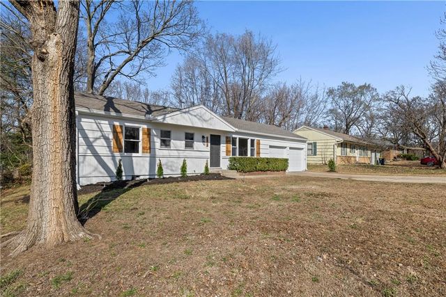 6810 Fairlane Drive, Kansas City, MO 64134