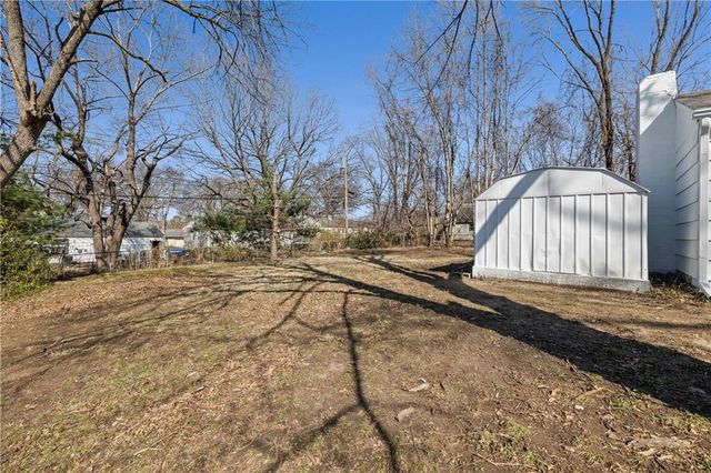 6810 Fairlane Drive, Kansas City, MO 64134