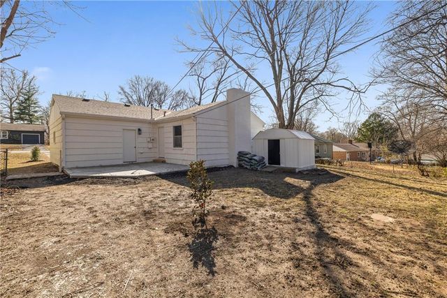 6810 Fairlane Drive, Kansas City, MO 64134