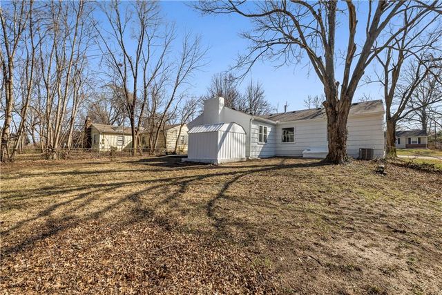 6810 Fairlane Drive, Kansas City, MO 64134
