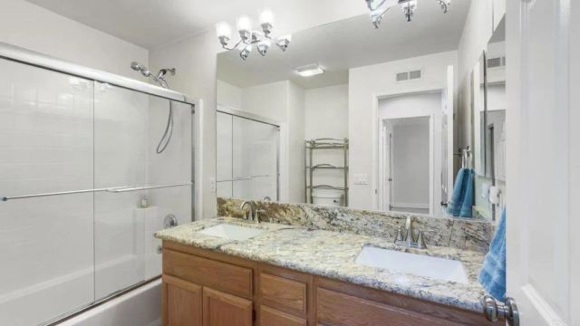 3033 Rancho La Presa, Carlsbad, CA 92009