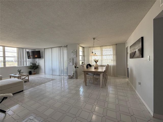 18011 Biscayne Boulevard 805, Aventura, FL 33160