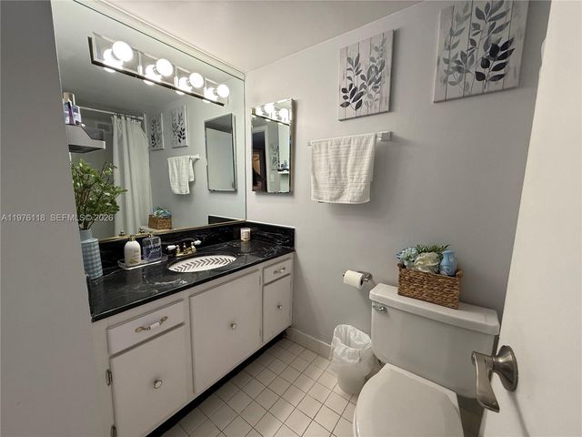 18011 Biscayne Boulevard 805, Aventura, FL 33160