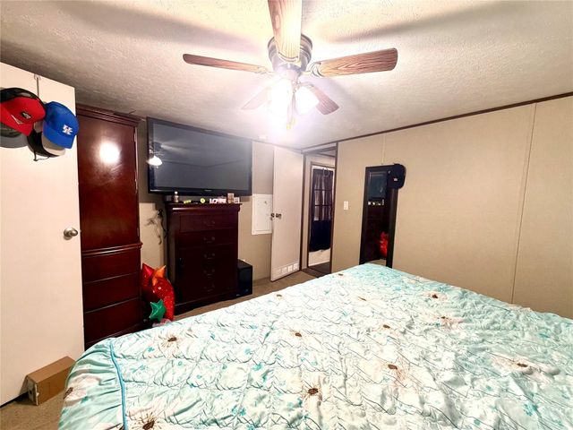 310 Beaks Avenue, Eagle Lake, TX 77434