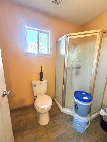 310 Beaks Avenue, Eagle Lake, TX 77434