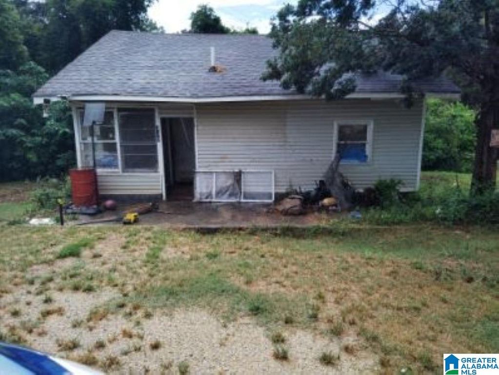 439 LAKESHORE CIRCLE, Adamsville, AL 35005