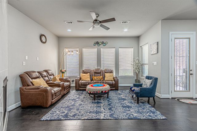 6757 E Prospect Way, Irving, TX 75063