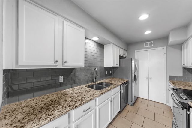 9801 Royal Lane 104, Dallas, TX 75231