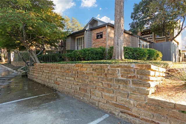 9801 Royal Lane 104, Dallas, TX 75231