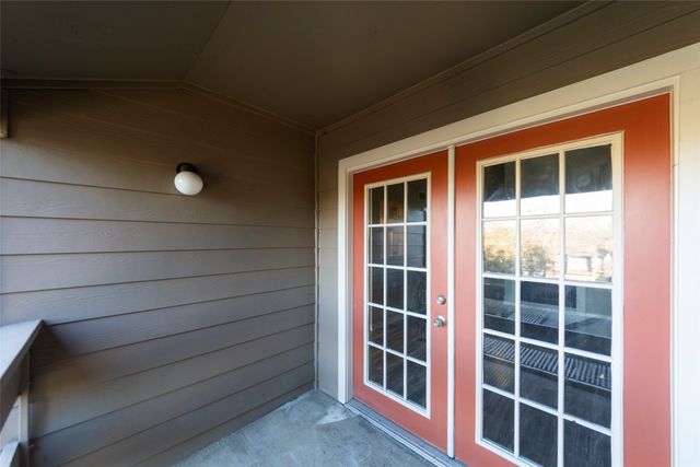 9801 Royal Lane 104, Dallas, TX 75231