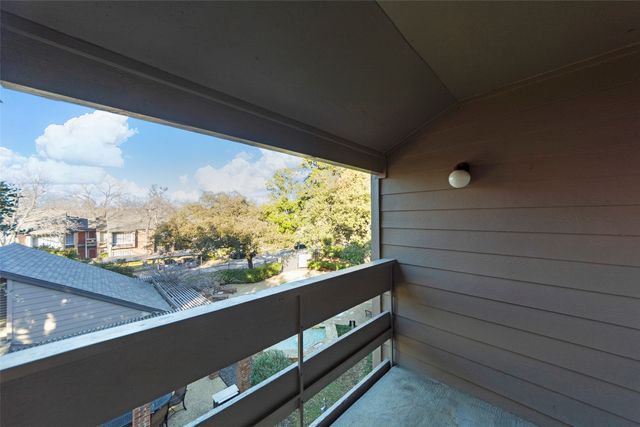 9801 Royal Lane 104, Dallas, TX 75231