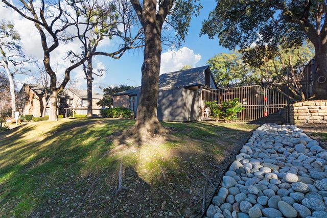 9801 Royal Lane 104, Dallas, TX 75231