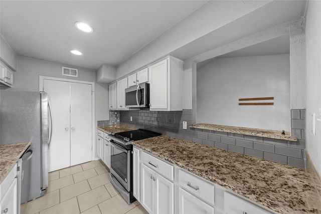 9801 Royal Lane 104, Dallas, TX 75231