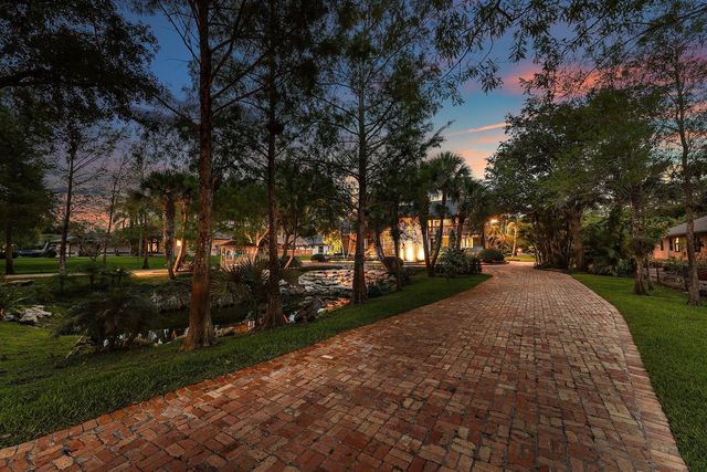 6002 NW 74th Terrace, Parkland, FL 33067
