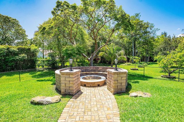 6002 NW 74th Terrace, Parkland, FL 33067