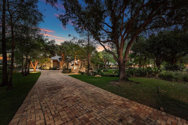 6002 NW 74th Terrace, Parkland, FL 33067