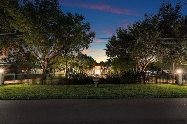 6002 NW 74th Terrace, Parkland, FL 33067