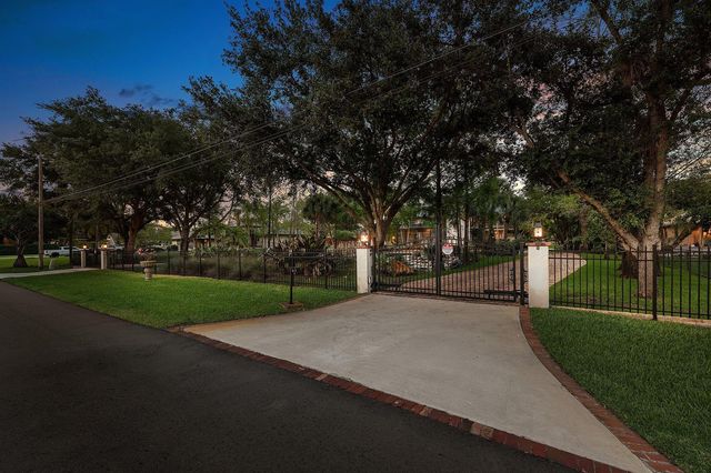 6002 NW 74th Terrace, Parkland, FL 33067