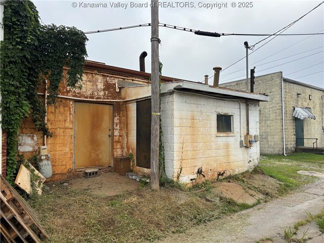 4933 MacCorkle Avenue, South Charleston, WV 25303