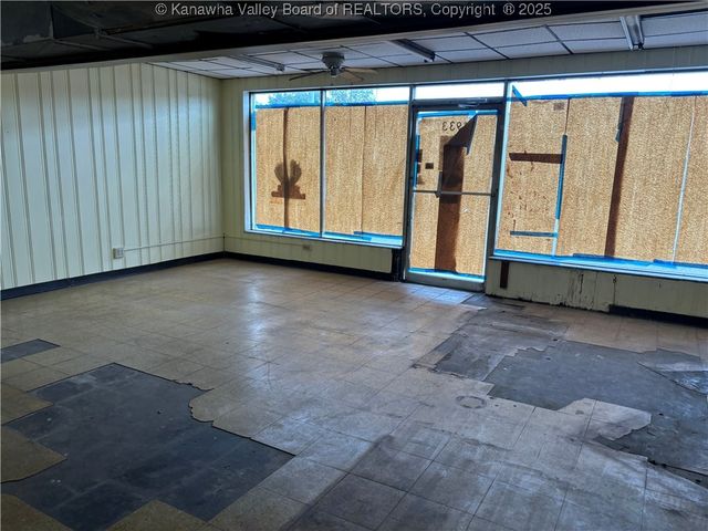 4933 MacCorkle Avenue, South Charleston, WV 25303