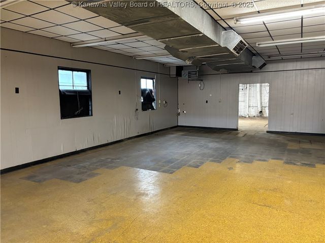 4933 MacCorkle Avenue, South Charleston, WV 25303