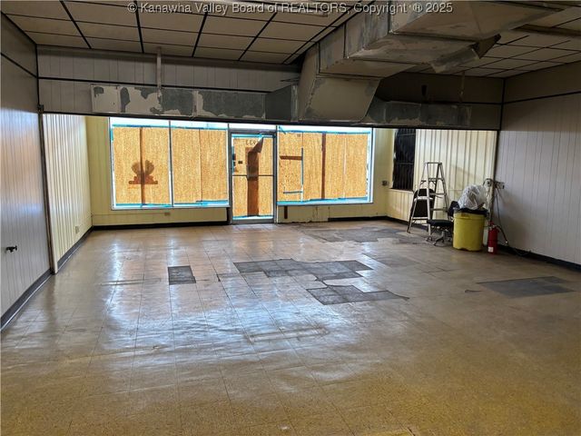 4933 MacCorkle Avenue, South Charleston, WV 25303