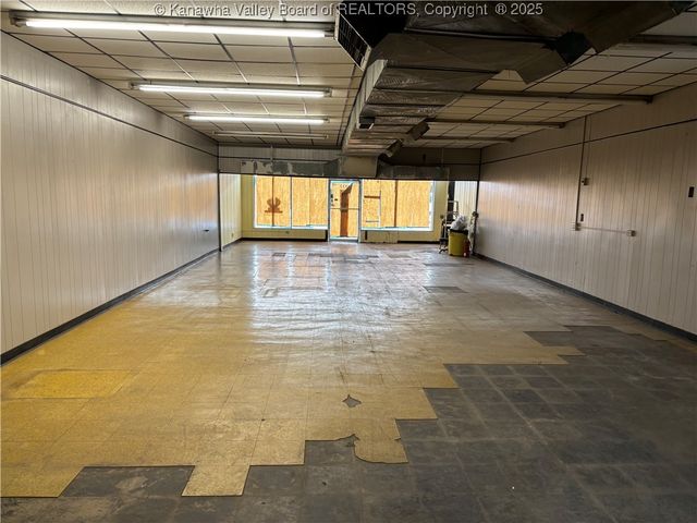 4933 MacCorkle Avenue, South Charleston, WV 25303