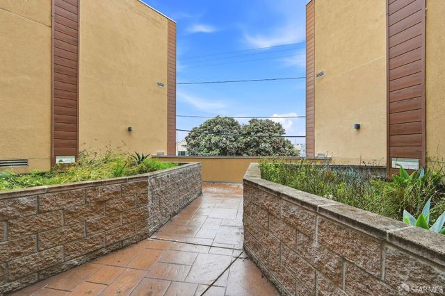 3535 Wawona Street 415, San Francisco, CA 94116