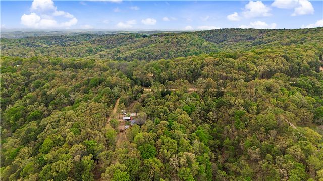 2533 County Road 102, Eureka Springs, AR 72632