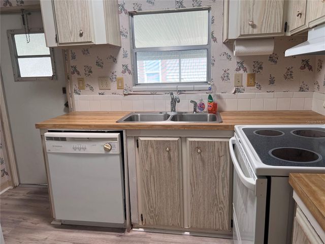 103 S FIJI CIRCLE, Englewood, FL 34223