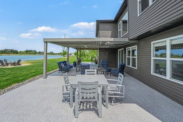 9351 Shoreway Drive, West Olive, MI 49460