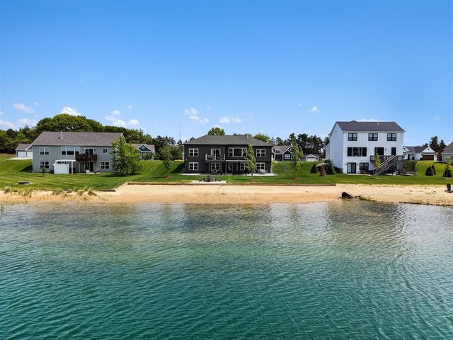 9351 Shoreway Drive, West Olive, MI 49460