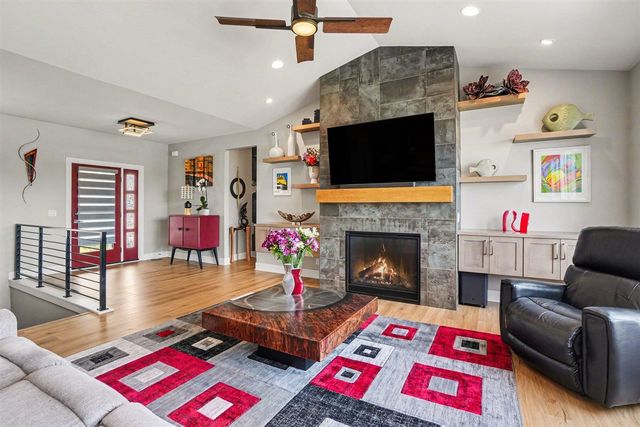9351 Shoreway Drive, West Olive, MI 49460