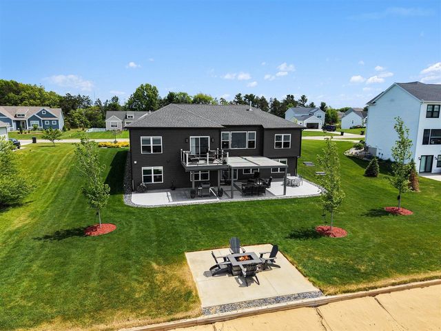 9351 Shoreway Drive, West Olive, MI 49460